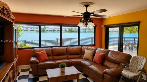 2588 W 64th Street Hialeah FL 33016