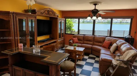 2588 W 64th Street Hialeah FL 33016