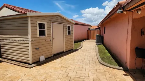2588 W 64th Street Hialeah FL 33016