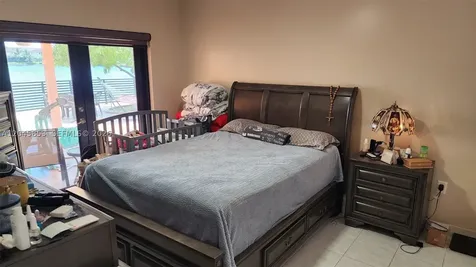 2588 W 64th Street Hialeah FL 33016