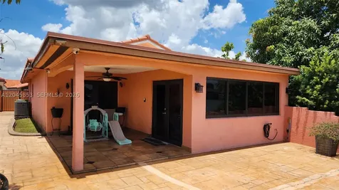 2588 W 64th Street Hialeah FL 33016