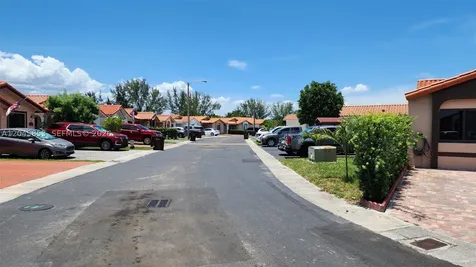 2588 W 64th Street Hialeah FL 33016