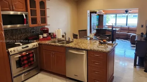 2588 W 64th Street Hialeah FL 33016