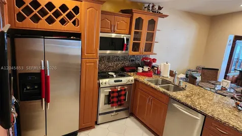 2588 W 64th Street Hialeah FL 33016