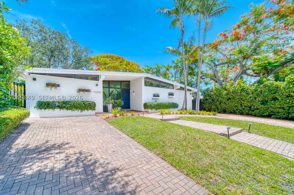 7055 SW 84th Avenue Miami FL 33143