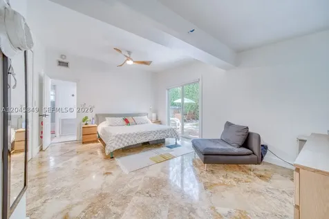 7055 SW 84th Avenue Miami FL 33143