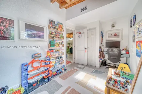 7055 SW 84th Avenue Miami FL 33143