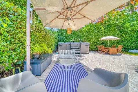 7055 SW 84th Avenue Miami FL 33143