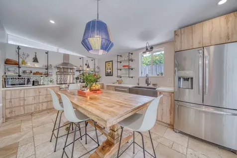 7055 SW 84th Avenue Miami FL 33143