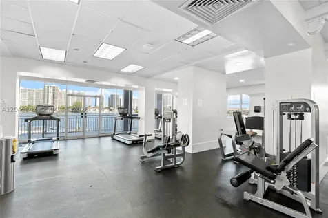 18071 Biscayne Boulevard Aventura FL 33160