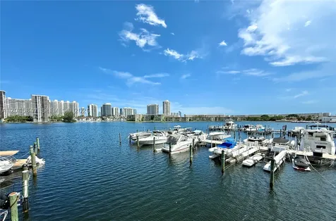 18071 Biscayne Boulevard Aventura FL 33160
