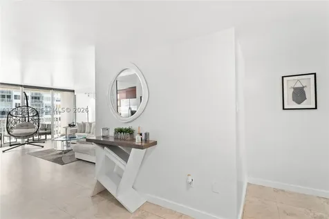 18071 Biscayne Boulevard Aventura FL 33160
