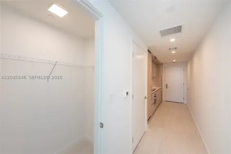 77 SE 5th Street Miami FL 33131
