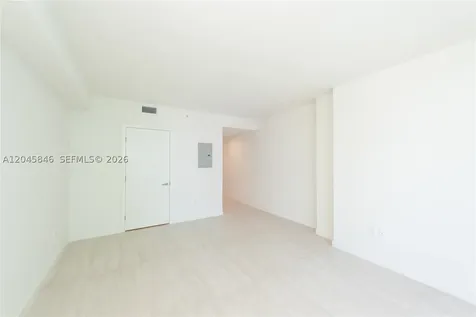 77 SE 5th Street Miami FL 33131