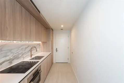 77 SE 5th Street Miami FL 33131