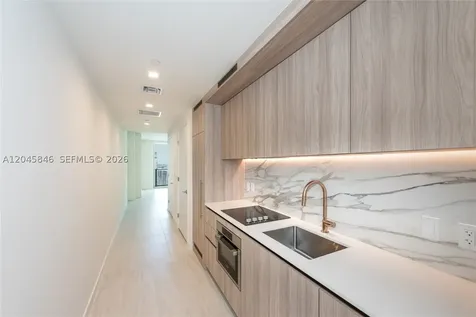 77 SE 5th Street Miami FL 33131