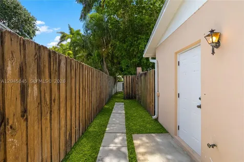 18103 SW 93rd Avenue Palmetto Bay FL 33157