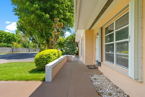18103 SW 93rd Avenue Palmetto Bay FL 33157