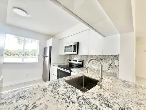 842 NW 92nd Avenue Plantation FL 33324