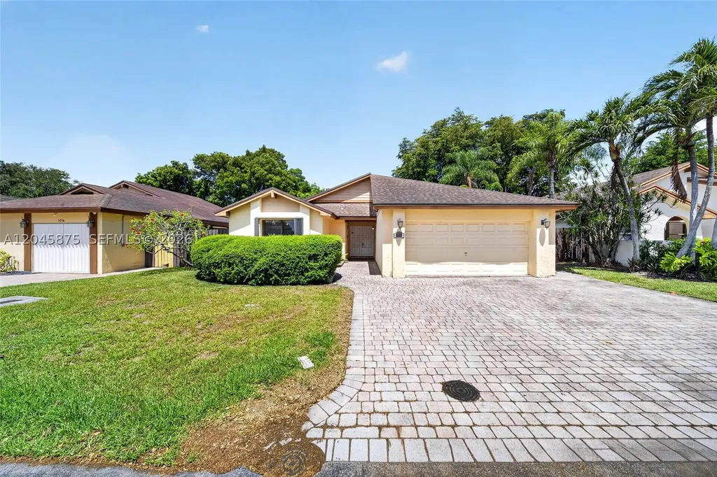5212 SW 151st Place Miami FL 33185