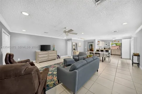 5212 SW 151st Place Miami FL 33185
