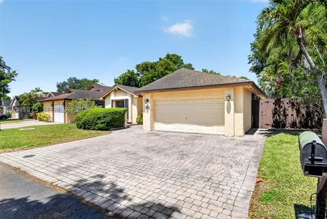 5212 SW 151st Place Miami FL 33185