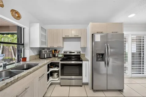 5212 SW 151st Place Miami FL 33185