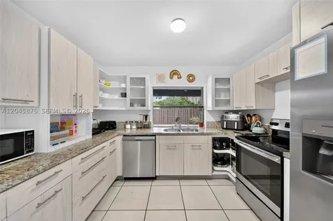 5212 SW 151st Place Miami FL 33185