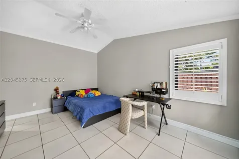 5212 SW 151st Place Miami FL 33185