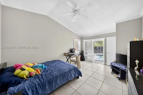 5212 SW 151st Place Miami FL 33185