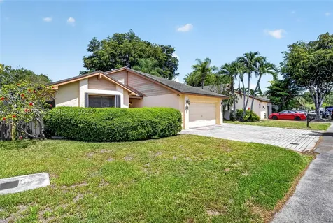5212 SW 151st Place Miami FL 33185