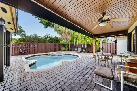 5212 SW 151st Place Miami FL 33185