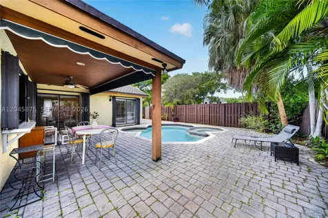 5212 SW 151st Place Miami FL 33185