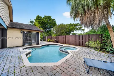 5212 SW 151st Place Miami FL 33185
