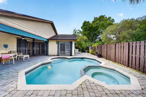 5212 SW 151st Place Miami FL 33185