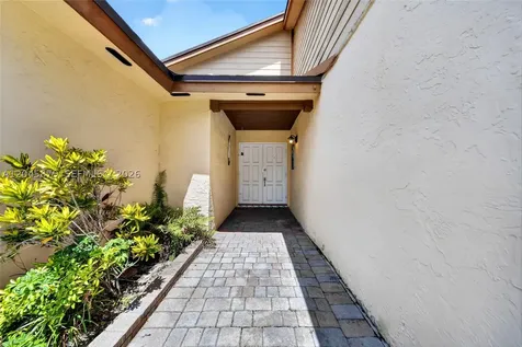 5212 SW 151st Place Miami FL 33185
