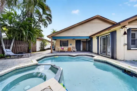 5212 SW 151st Place Miami FL 33185