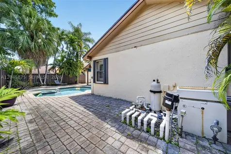 5212 SW 151st Place Miami FL 33185