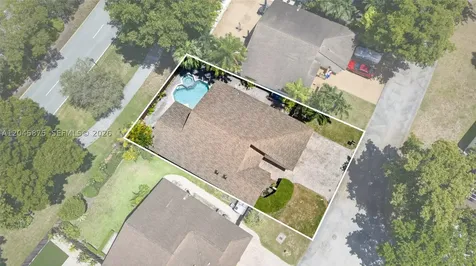 5212 SW 151st Place Miami FL 33185