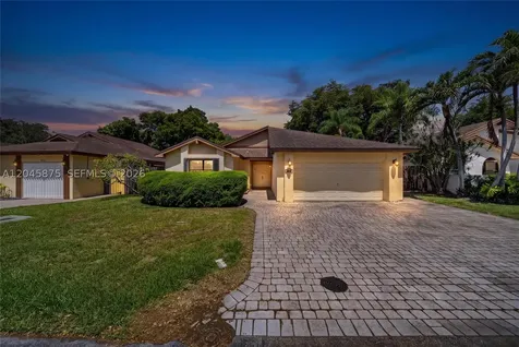 5212 SW 151st Place Miami FL 33185