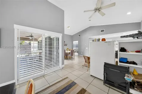 5212 SW 151st Place Miami FL 33185
