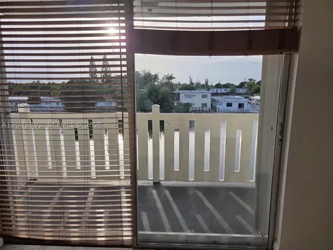 7900 Tatum Waterway Drive Miami Beach FL 33141