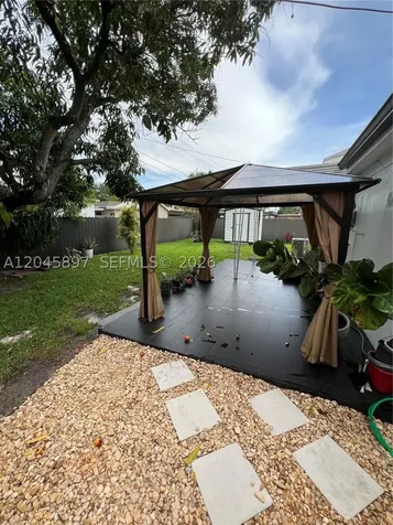 6685 NW 38th Terrace Virginia Gardens FL 33166