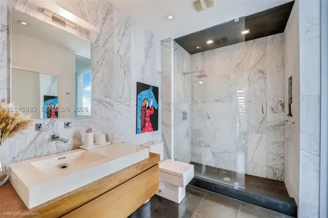 888 Biscayne Boulevard Miami FL 33132