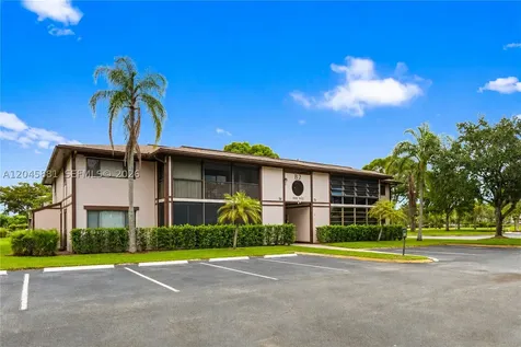 9930 S Belfort Circle Tamarac FL 33321