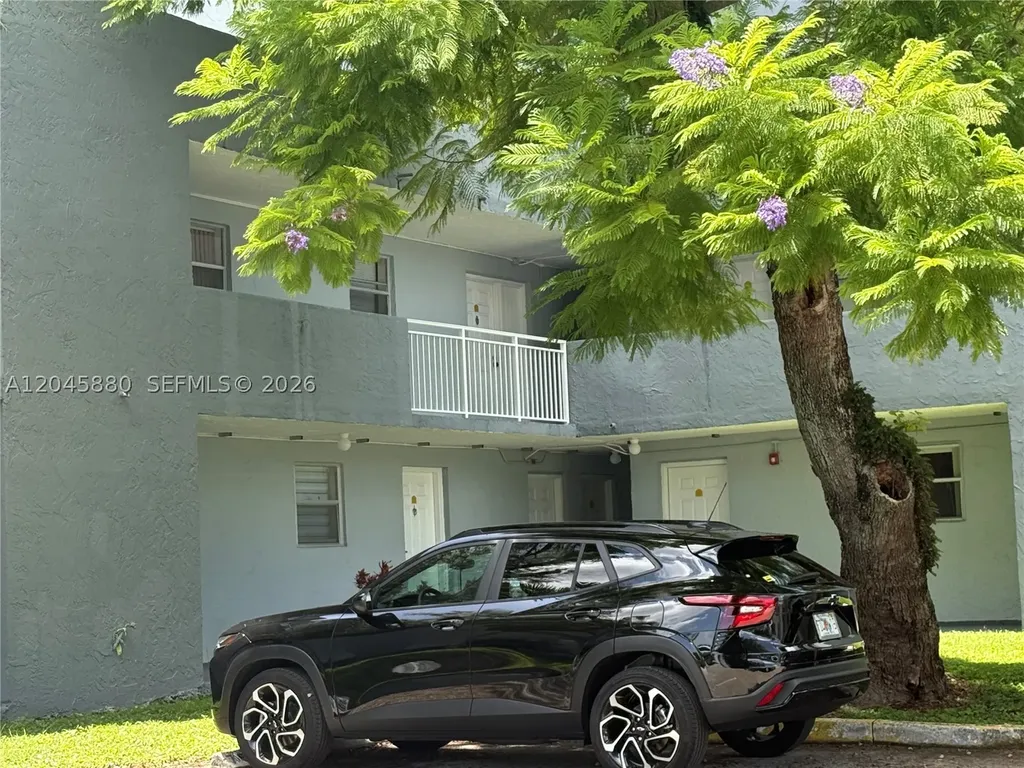 9371 Fontainebleau Boulevard Miami FL 33172