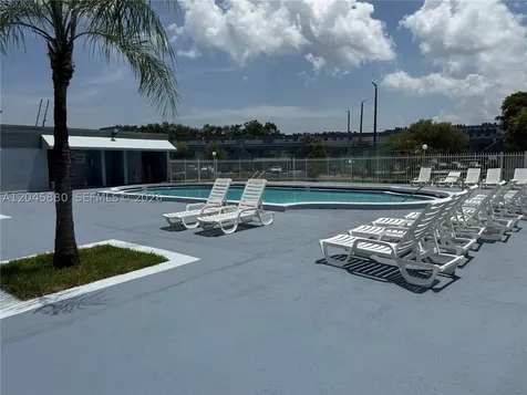 9371 Fontainebleau Boulevard Miami FL 33172