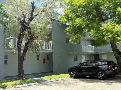 9371 Fontainebleau Boulevard Miami FL 33172