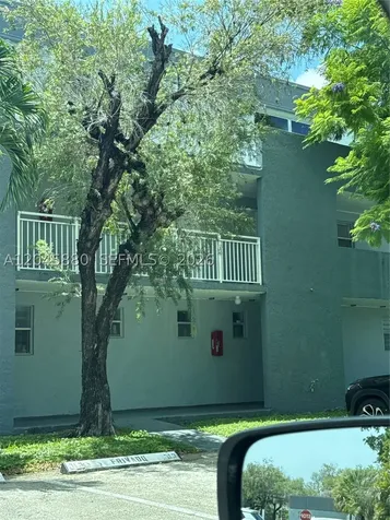 9371 Fontainebleau Boulevard Miami FL 33172