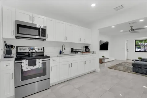 2827 Adams Street Hollywood FL 33020